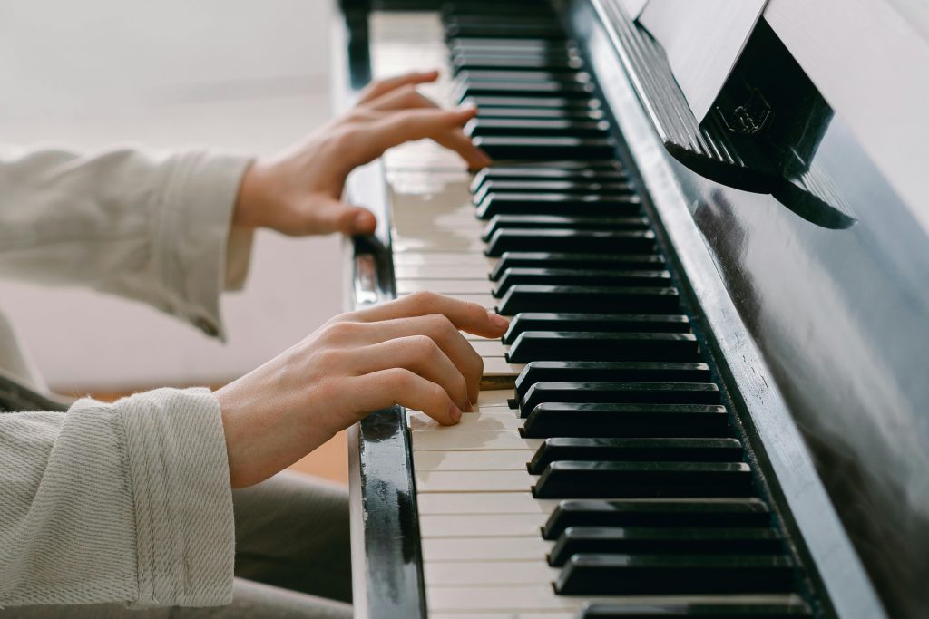 ¿Qué es lo más difícil de tocar piano?